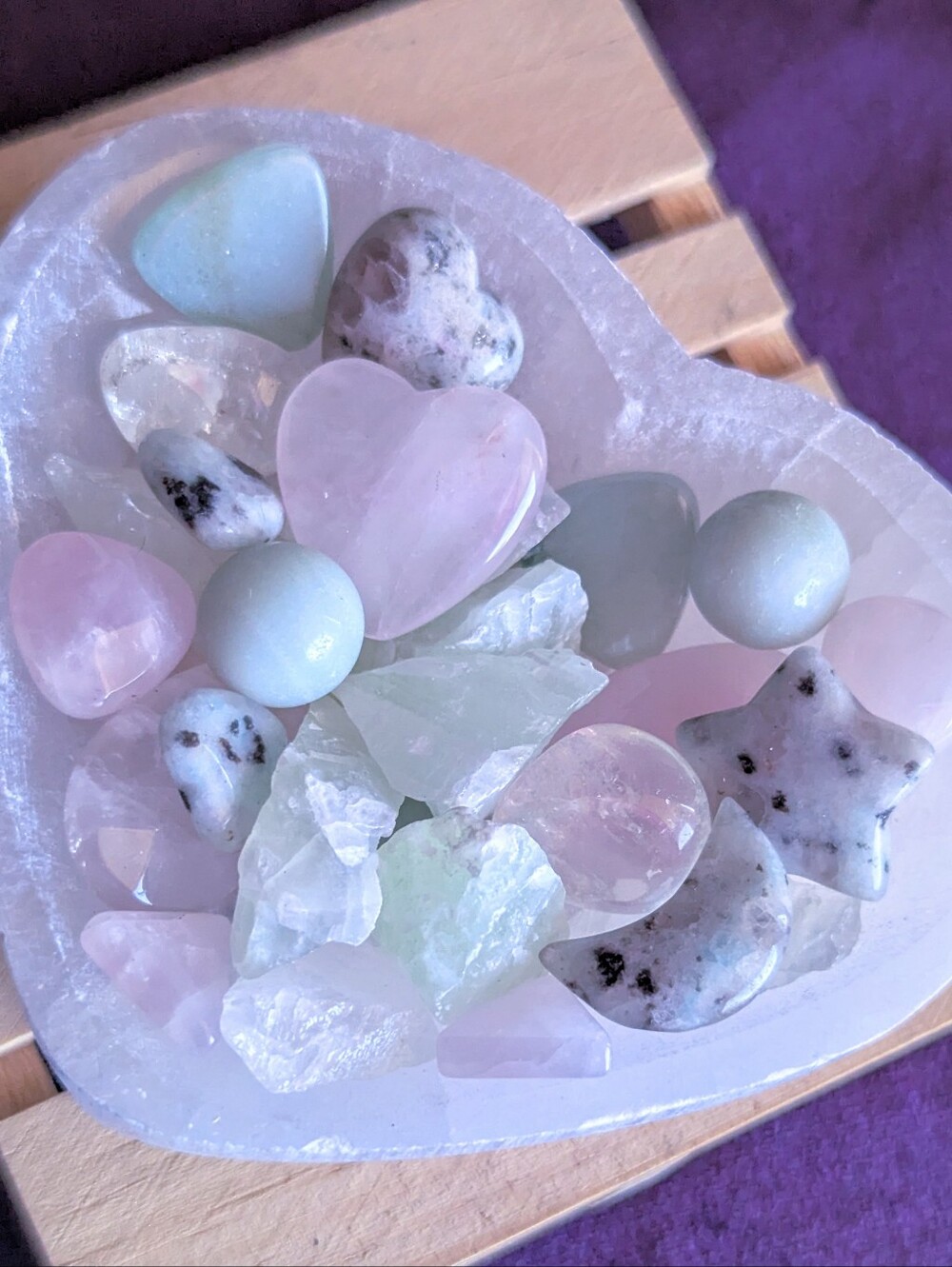 ☮️ Lotus Love Bowl 🩵 Natural Heart chakra 🩷 gemstone confetti mix Decor Gift - Picture 6 of 8